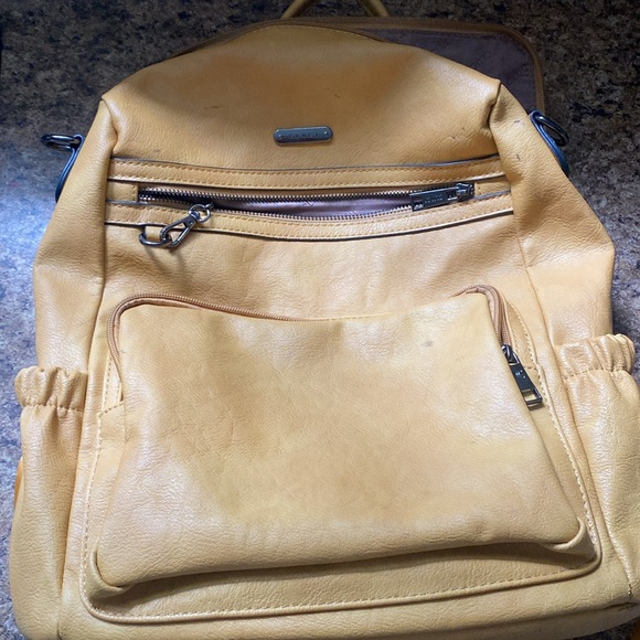 Yellow pleather backpack - Picture 2 of 8